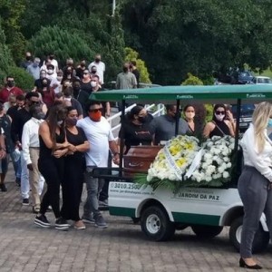 世界杯高清赛事观看-伤心小罗未出席母亲葬礼 大罗父母感染新冠但治愈